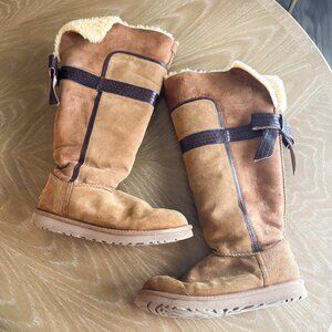 UGG Australia Genevieve Boots in Chestnut Size 8